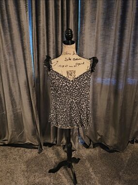 torrid Black Floral Ruffle-Trim Tank Top